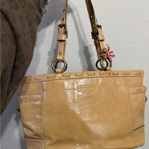 Coach Beige Leather Shoulder Bag